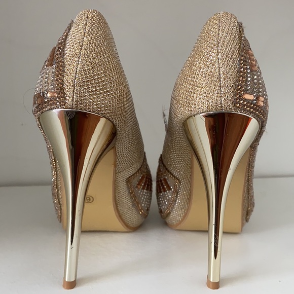 Gorgeous beautiful high heeled for a party and wedding - Picture 5 of 5